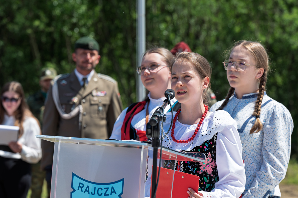 Uroczystości odsłonięcia upamiętnienia poświęconego pacyfikacji mieszkańców przysiółka Czanieckich 7 kwietnia 1945 r. – Rycerka Górna, 15 czerwca 2025. Fot.: IPN Krzysztof Łojko