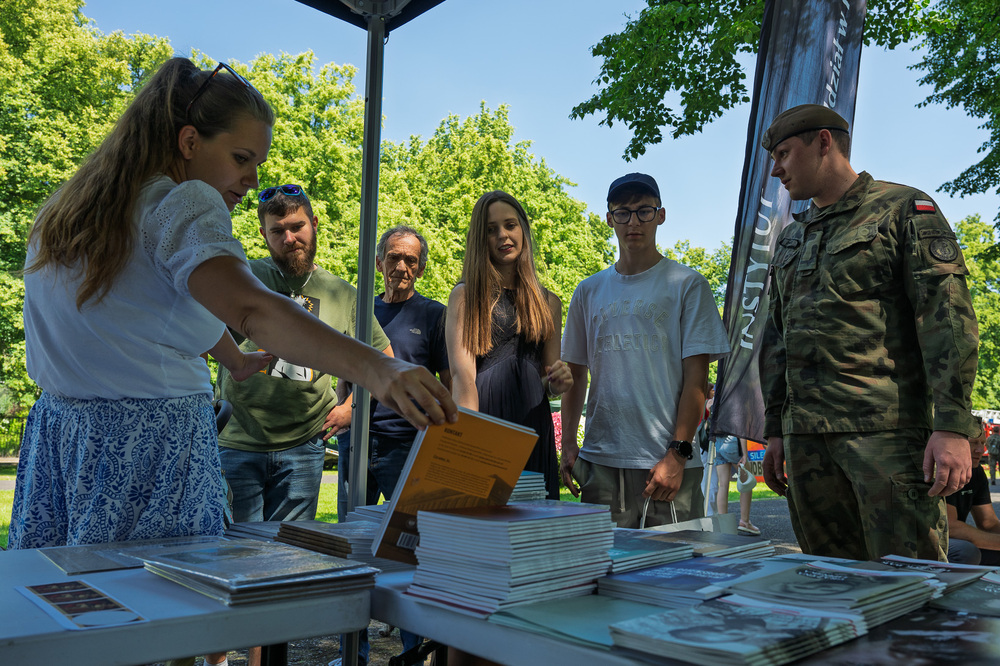 Obchody Narodowego Dnia Powstań Śląskich oraz Święta 13. Śląskiej Brygady Obrony Terytorialnej. Fot.: IPN Krzysztof Łojko