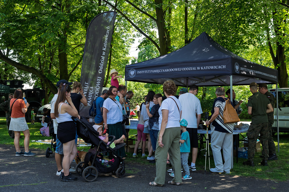 Obchody Narodowego Dnia Powstań Śląskich oraz Święta 13. Śląskiej Brygady Obrony Terytorialnej. Fot.: IPN Krzysztof Łojko