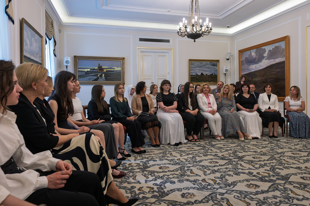 Relacja z wizyty laureatów XI edycji Konkursu "W kręgu poezji i prozy lagrowej więźniarek FKL Ravensbrück im. Wandy Półtawskiej” w Belwederze. Fot.: IPN Krzysztof Łojko