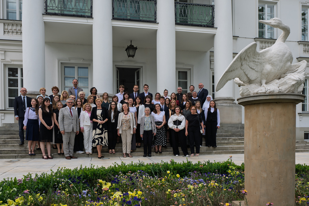 Relacja z wizyty laureatów XI edycji Konkursu "W kręgu poezji i prozy lagrowej więźniarek FKL Ravensbrück im. Wandy Półtawskiej” w Belwederze. Fot.: IPN Krzysztof Łojko