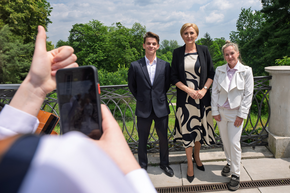Relacja z wizyty laureatów XI edycji Konkursu "W kręgu poezji i prozy lagrowej więźniarek FKL Ravensbrück im. Wandy Półtawskiej” w Belwederze. Fot.: IPN Krzysztof Łojko