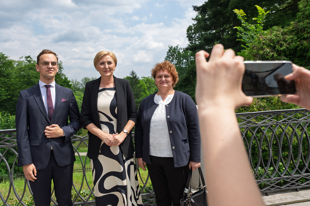 Relacja z wizyty laureatów XI edycji Konkursu "W kręgu poezji i prozy lagrowej więźniarek FKL Ravensbrück im. Wandy Półtawskiej” w Belwederze. Fot.: IPN Krzysztof Łojko