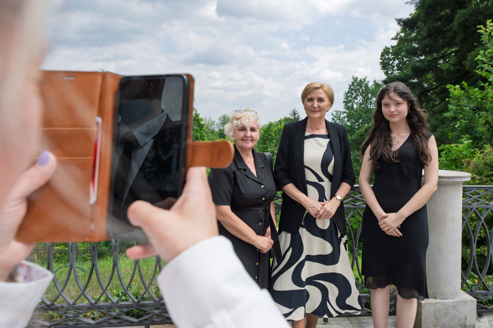 Relacja z wizyty laureatów XI edycji Konkursu "W kręgu poezji i prozy lagrowej więźniarek FKL Ravensbrück im. Wandy Półtawskiej” w Belwederze. Fot.: IPN Krzysztof Łojko