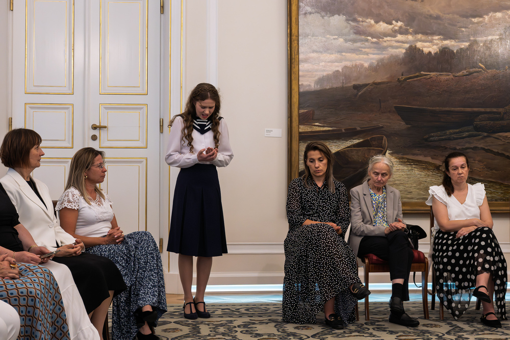 Relacja z wizyty laureatów XI edycji Konkursu "W kręgu poezji i prozy lagrowej więźniarek FKL Ravensbrück im. Wandy Półtawskiej” w Belwederze. Fot.: IPN Krzysztof Łojko