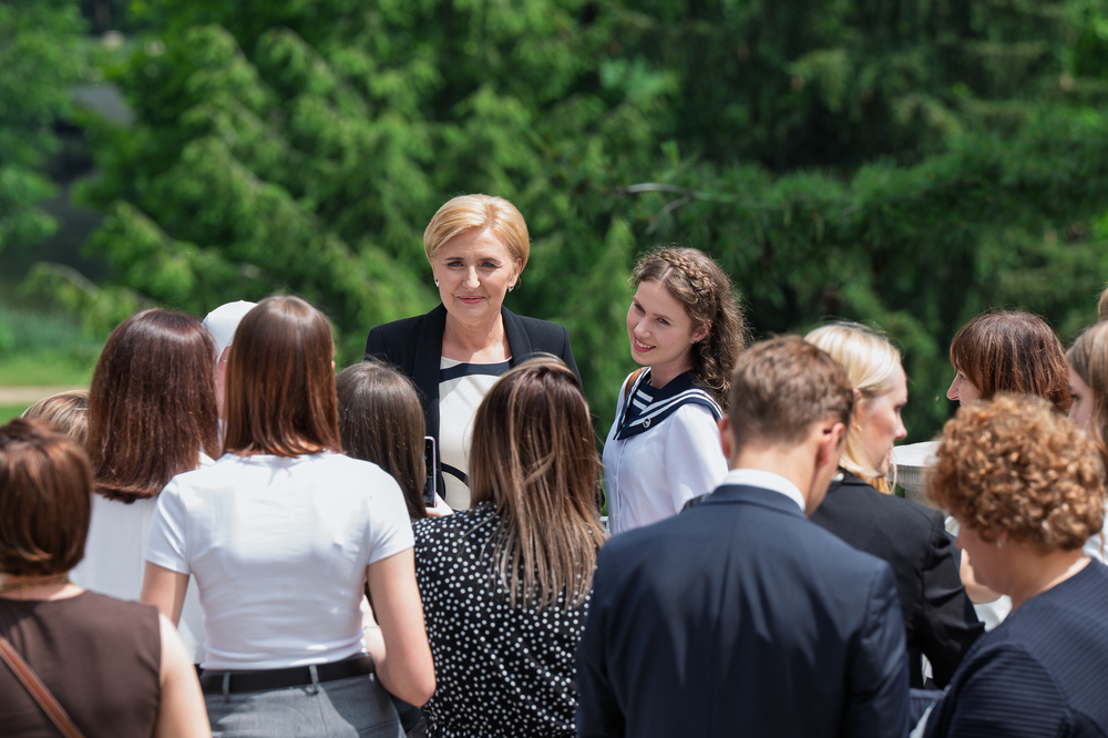 Relacja z wizyty laureatów XI edycji Konkursu "W kręgu poezji i prozy lagrowej więźniarek FKL Ravensbrück im. Wandy Półtawskiej” w Belwederze. Fot.: IPN Krzysztof Łojko