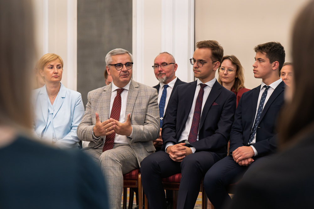 Relacja z wizyty laureatów XI edycji Konkursu "W kręgu poezji i prozy lagrowej więźniarek FKL Ravensbrück im. Wandy Półtawskiej” w Belwederze. Fot.: IPN Krzysztof Łojko