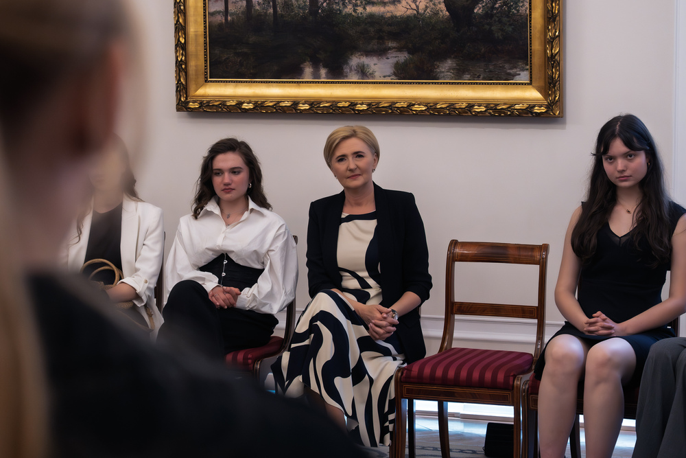 Relacja z wizyty laureatów XI edycji Konkursu "W kręgu poezji i prozy lagrowej więźniarek FKL Ravensbrück im. Wandy Półtawskiej” w Belwederze. Fot.: IPN Krzysztof Łojko