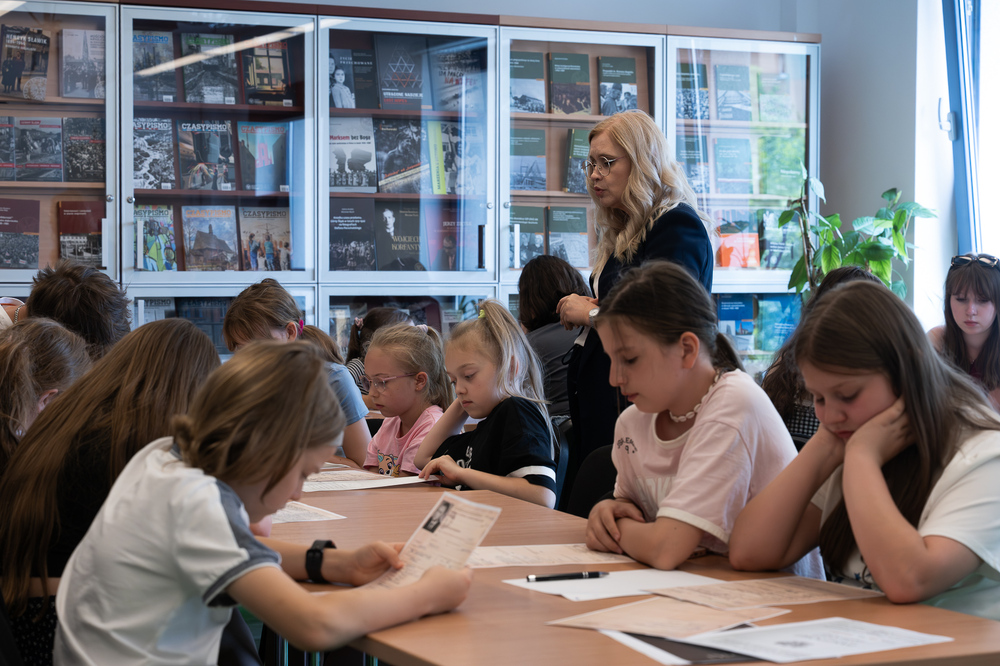 W katowickim Oddziale IPN odbyły się kolejne zajęcia edukacyjne z cyklu „Co kryją archiwa IPN?”. Fot.: IPN Krzysztof Łojko