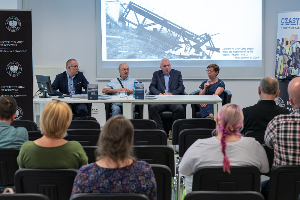 Promocja publikacji „Pierwszy żołnierz cywilnego frontu. Kolej i kolejarze na Śląsku w 1945 r.”. Fot.: IPN Krzysztof Łojko