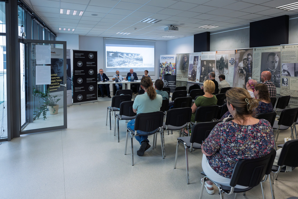 Promocja publikacji „Pierwszy żołnierz cywilnego frontu. Kolej i kolejarze na Śląsku w 1945 r.”. Fot.: IPN Krzysztof Łojko