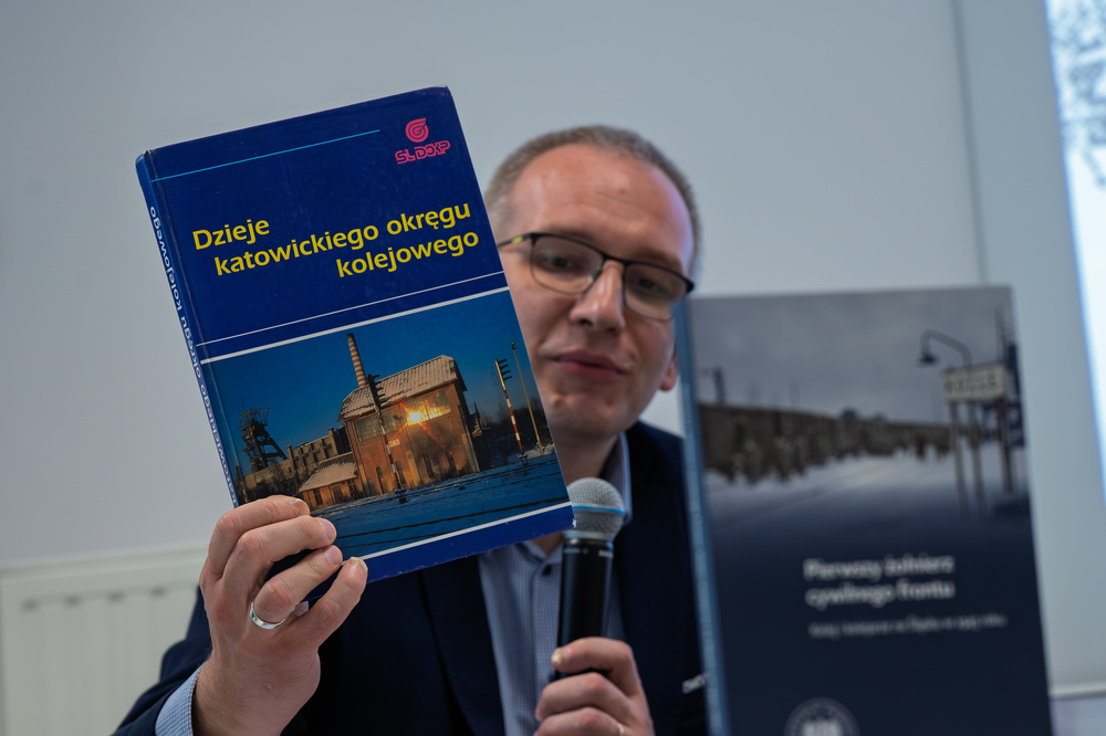 Promocja publikacji „Pierwszy żołnierz cywilnego frontu. Kolej i kolejarze na Śląsku w 1945 r.”. Fot.: IPN Krzysztof Łojko