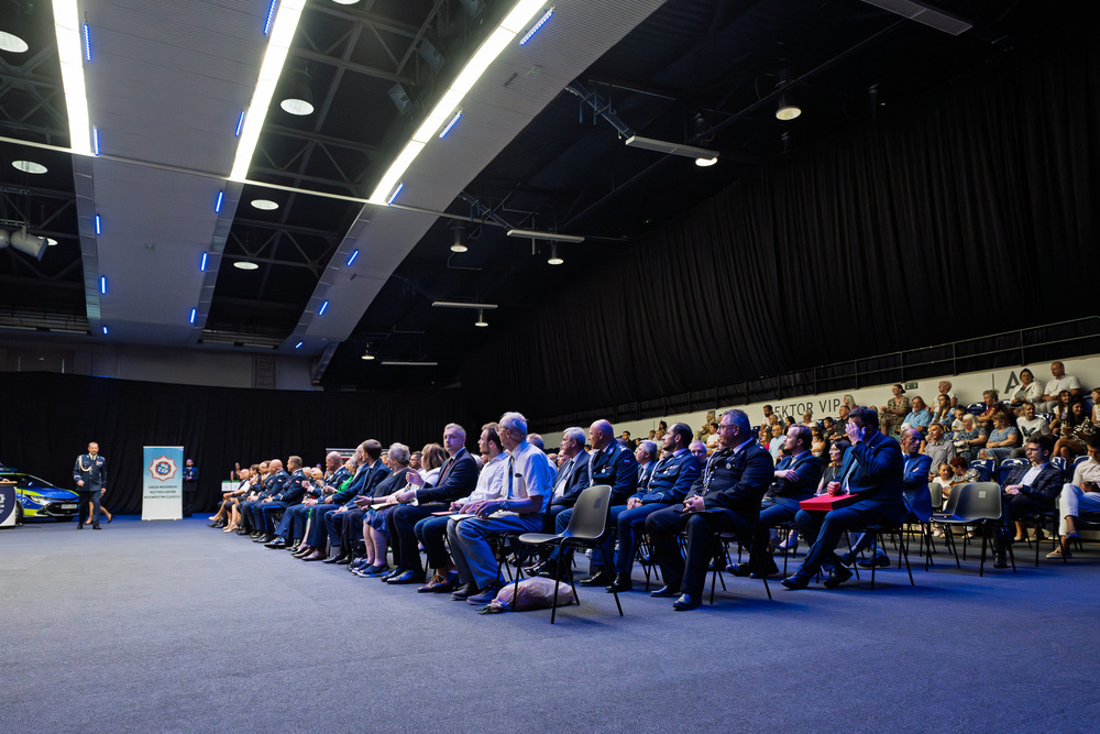 Dyrektor Oddziału IPN w Katowicach odznaczony Medalem 100-lecia Śląskiej Policji. Fot.: IPN Krzysztof Łojko