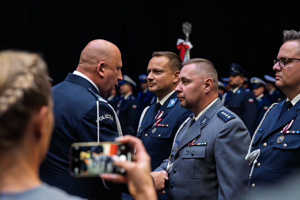 Dyrektor Oddziału IPN w Katowicach odznaczony Medalem 100-lecia Śląskiej Policji. Fot.: IPN Krzysztof Łojko