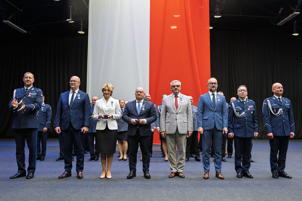Dyrektor Oddziału IPN w Katowicach odznaczony Medalem 100-lecia Śląskiej Policji. Fot.: IPN Krzysztof Łojko