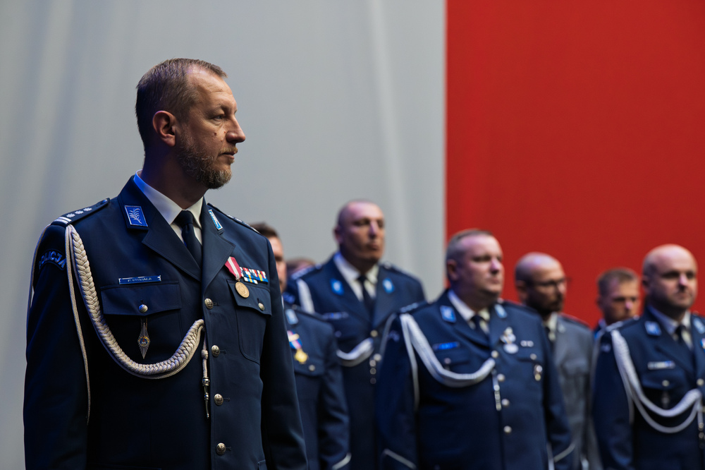Dyrektor Oddziału IPN w Katowicach odznaczony Medalem 100-lecia Śląskiej Policji. Fot.: IPN Krzysztof Łojko