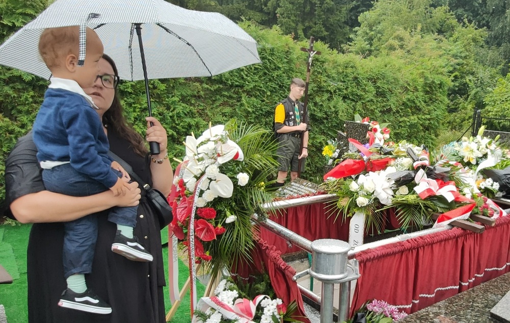 Pogrzeb kpt. Jan M. Dąmbrowskiego ps. „Rekin”. Fot. Artur Kasprzykowski/IPN