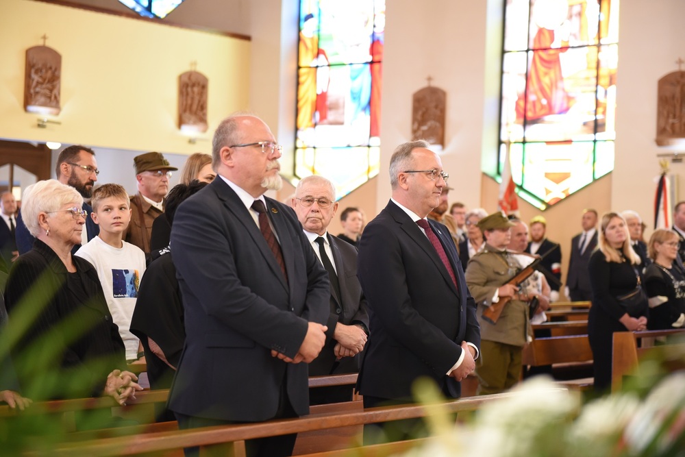 Uroczystości pogrzebowe Żołnierzy Niezłomnych w Górkach Wielkich. Fot. Monika Kobylańska/IPN