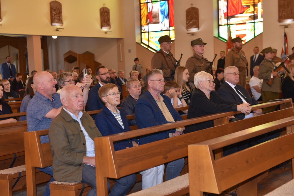 Uroczystości pogrzebowe Żołnierzy Niezłomnych w Górkach Wielkich. Fot. Monika Kobylańska/IPN