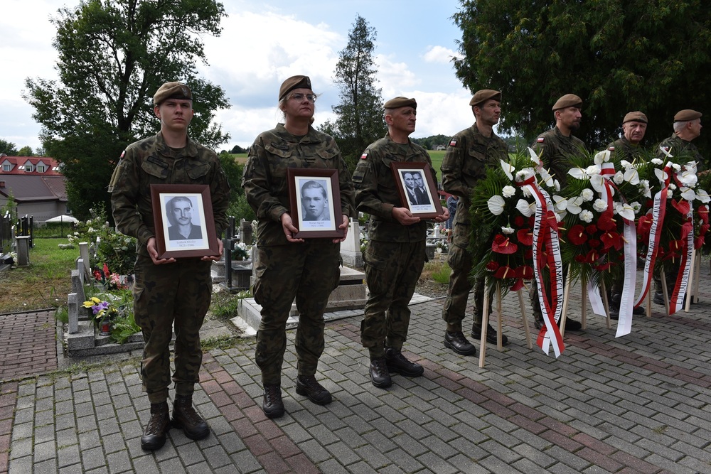 Uroczystości pogrzebowe Żołnierzy Niezłomnych w Górkach Wielkich. Fot. Monika Kobylańska/IPN