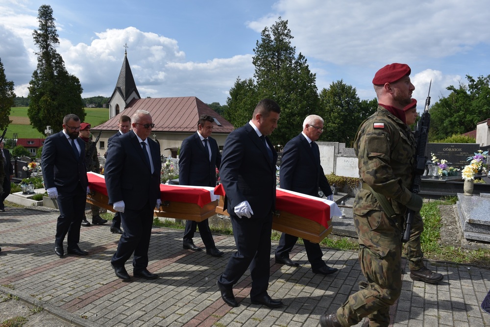 Uroczystości pogrzebowe Żołnierzy Niezłomnych w Górkach Wielkich. Fot. Monika Kobylańska/IPN