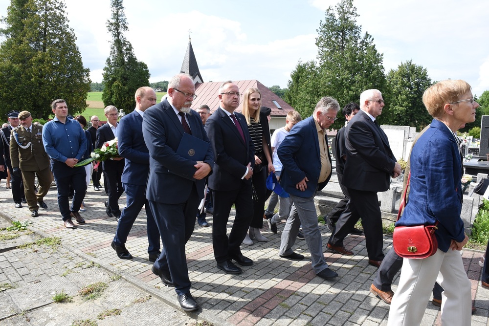 Uroczystości pogrzebowe Żołnierzy Niezłomnych w Górkach Wielkich. Fot. Monika Kobylańska/IPN