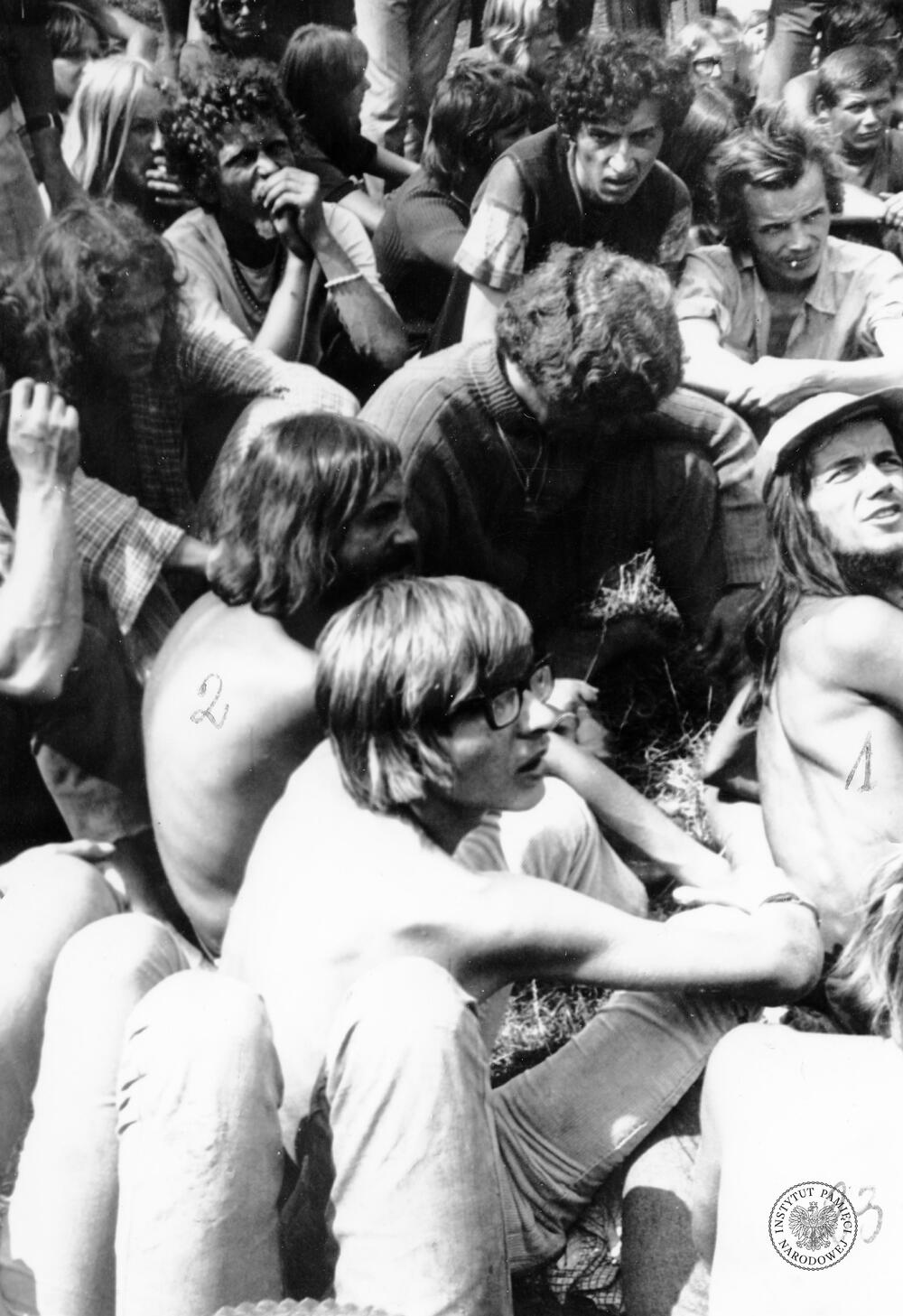 „Wskazówka” (1), „Fransua” (2)