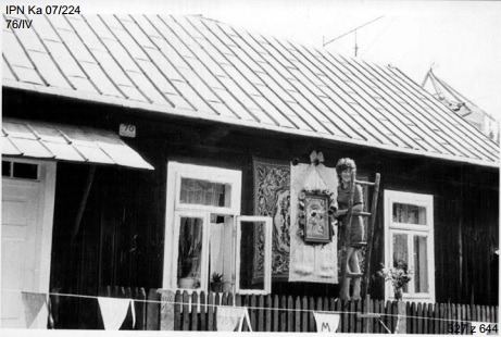 Przygotowania do peregrynacji w Ryczowie, sierpień 1973 r. (IPN Ka 07/224)