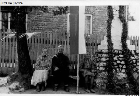 Przygotowania do peregrynacji w Ryczowie, sierpień 1973 r. (IPN Ka 07/224)