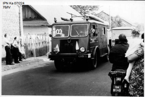 Peregrynacja obrazu Matki Bożej Częstochowskiej w Ryczowie, sierpień 1973 r. (IPN Ka 07/224)