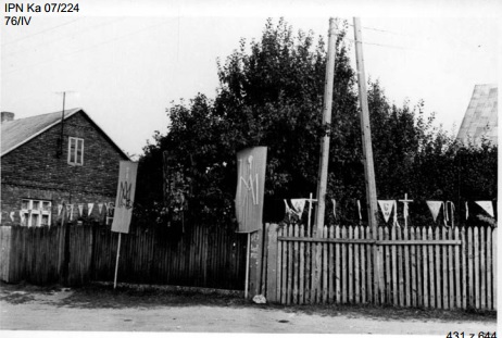 Przygotowania do peregrynacji w Ogrodzieńcu i Ryczowie Kolonii, sierpień 1973 r. (IPN Ka 07/224)