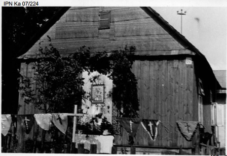 Przygotowania do peregrynacji w Ogrodzieńcu i Ryczowie Kolonii, sierpień 1973 r. (IPN Ka 07/224)