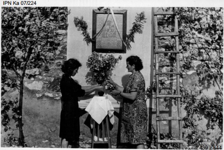 Przygotowania do peregrynacji w Ogrodzieńcu i Ryczowie Kolonii, sierpień 1973 r. (IPN Ka 07/224)