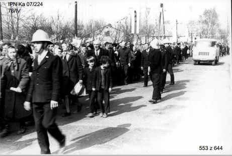 Peregrynacja obrazu Matki Bożej Częstochowskiej w Pradłach, marzec 1974 r. (IPN Ka 07/224)
