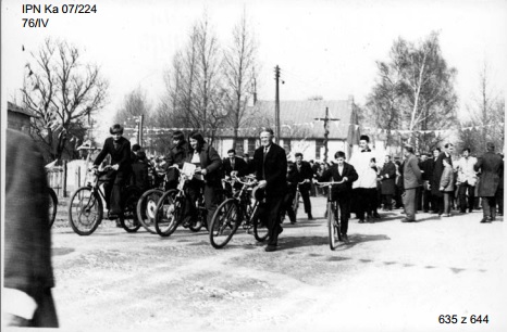Peregrynacja obrazu Matki Bożej Częstochowskiej w Pradłach, marzec 1974 r. (IPN Ka 07/224)