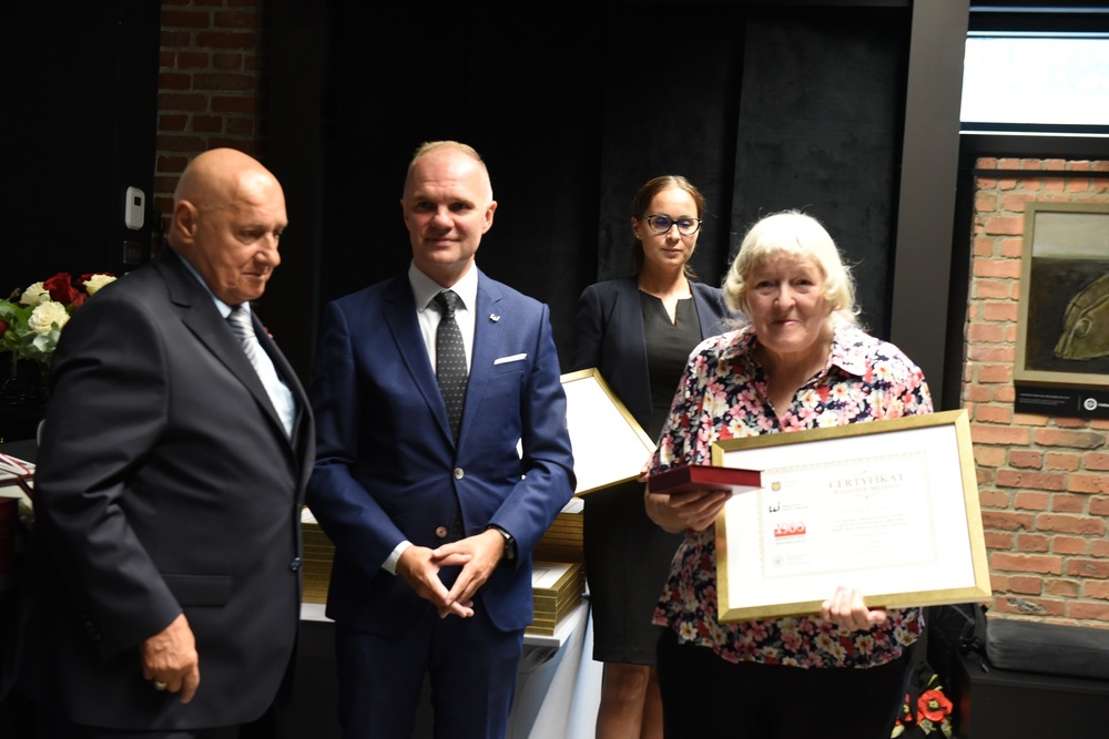 Ceremonia wręczenia medali z okazji 45. rocznicy strajków „Solidarności”. Fot. Monika Kobylańska/IPN