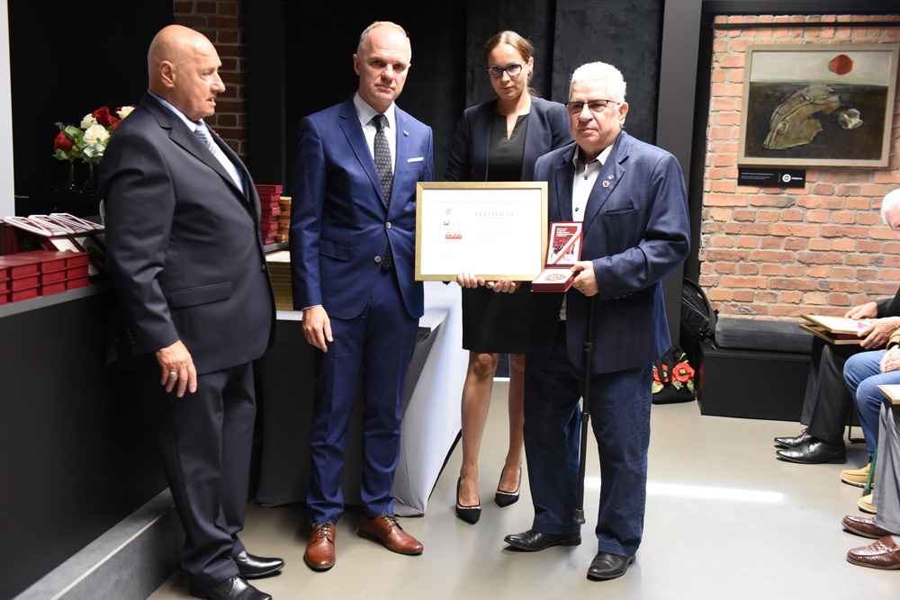 Ceremonia wręczenia medali z okazji 45. rocznicy strajków „Solidarności”. Fot. Monika Kobylańska/IPN