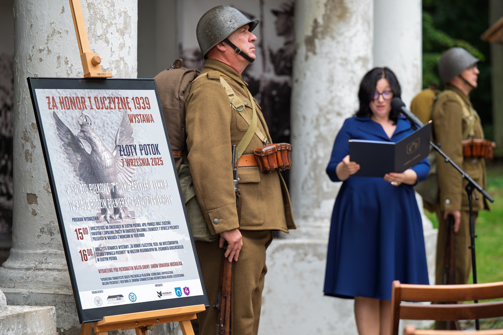 Obchody V Święta Pułkowego 7 Pułku Artylerii Lekkiej i IV Zjazd Rodzin Żołnierzy 7 Dywizji Piechoty. Fot. IPN Krzysztof Łojko