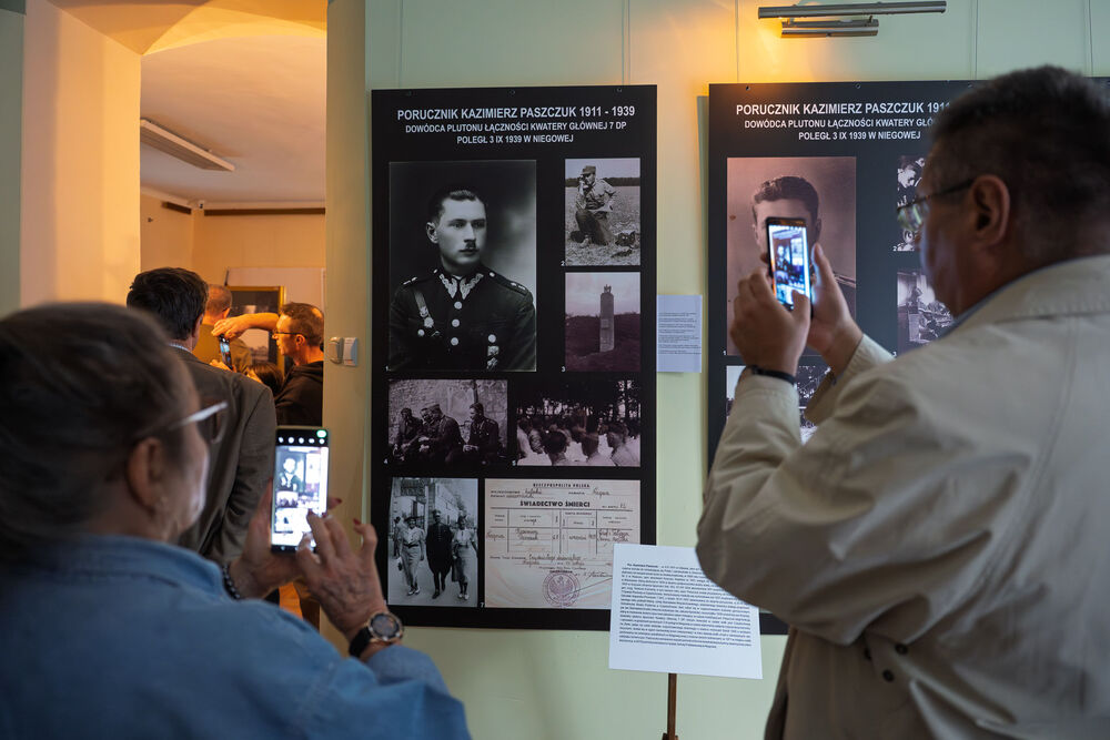 Obchody V Święta Pułkowego 7 Pułku Artylerii Lekkiej i IV Zjazd Rodzin Żołnierzy 7 Dywizji Piechoty. Fot. IPN Krzysztof Łojko