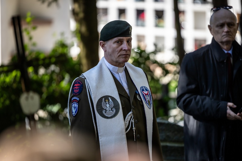 Uroczystość oznaczenia grobu powstańca śląskiego Edwarda Białeckiego znakiem pamięci „Tobie Polsko”. Fot. Łukasz Czechyra/IPN