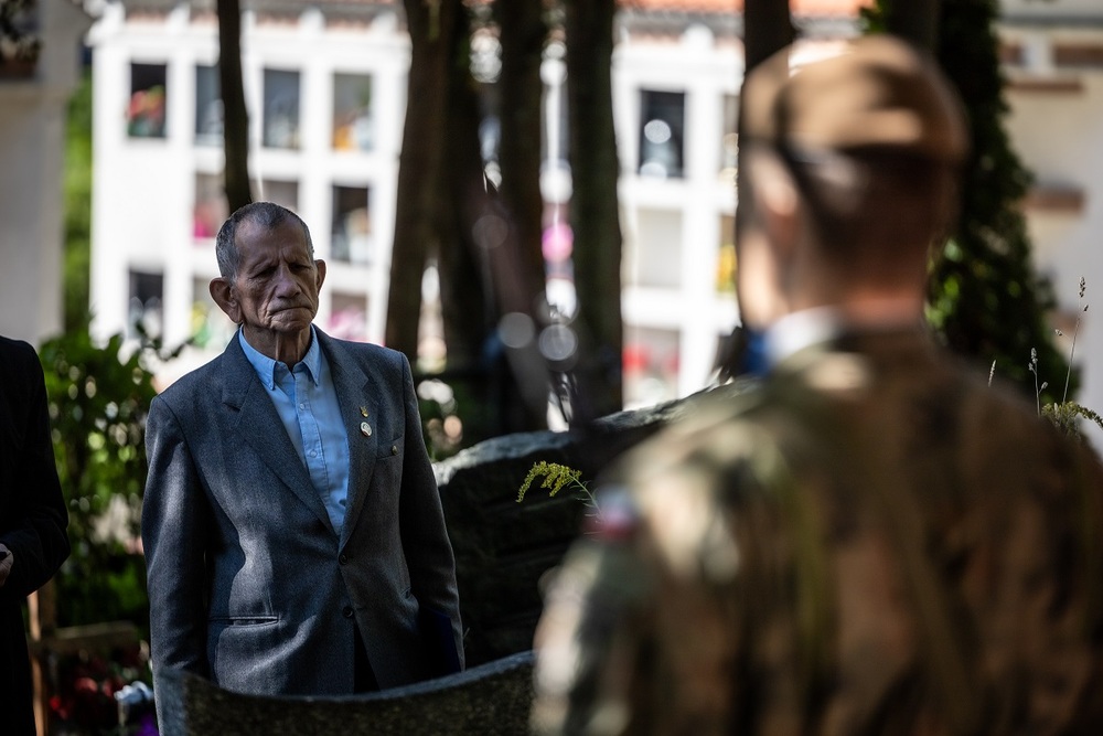 Uroczystość oznaczenia grobu powstańca śląskiego Edwarda Białeckiego znakiem pamięci „Tobie Polsko”. Fot. Łukasz Czechyra/IPN