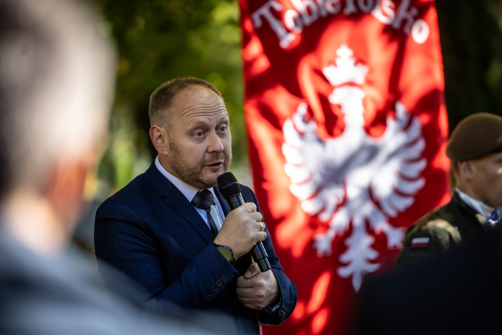 Uroczystość oznaczenia grobu powstańca śląskiego Edwarda Białeckiego znakiem pamięci „Tobie Polsko”. Fot. Łukasz Czechyra/IPN