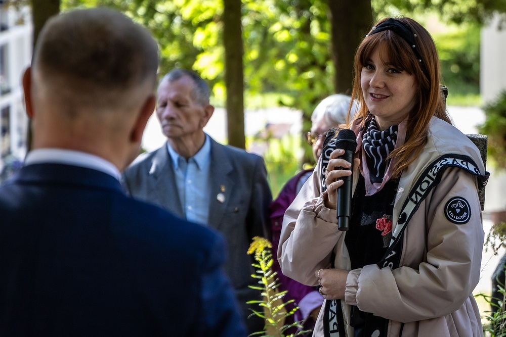 Uroczystość oznaczenia grobu powstańca śląskiego Edwarda Białeckiego znakiem pamięci „Tobie Polsko”. Fot. Łukasz Czechyra/IPN