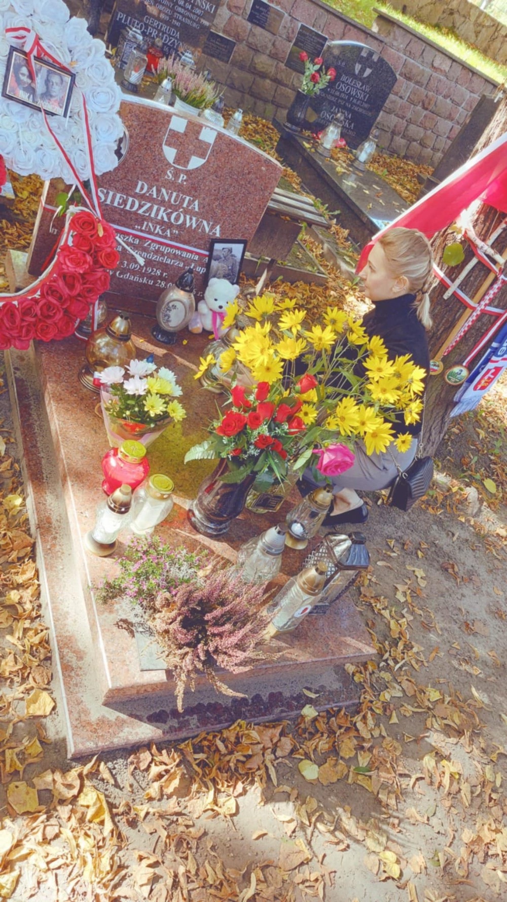 Delegacja katowickiego IPN zapaliła znicze na grobach Feliksa Selmanowicz „Zagończyka” i Danuty Siedzikówny „Inki”.