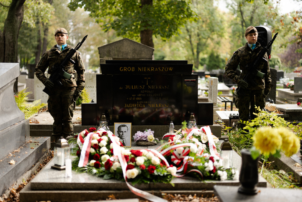 Upamiętnienie dr. Juliusza Niekrasza w ramach obchodów Dnia Polskiego Państwa Podziemnego. Fot.: IPN Krzysztof Łojko