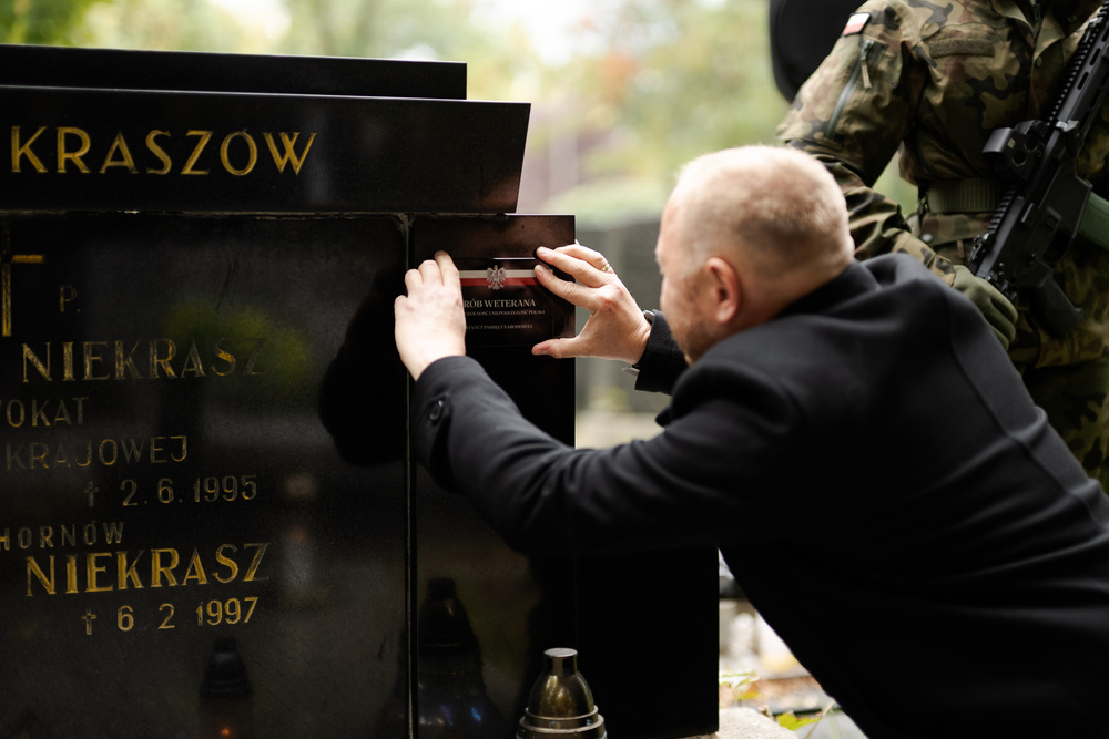 Upamiętnienie dr. Juliusza Niekrasza w ramach obchodów Dnia Polskiego Państwa Podziemnego. Fot.: IPN Krzysztof Łojko