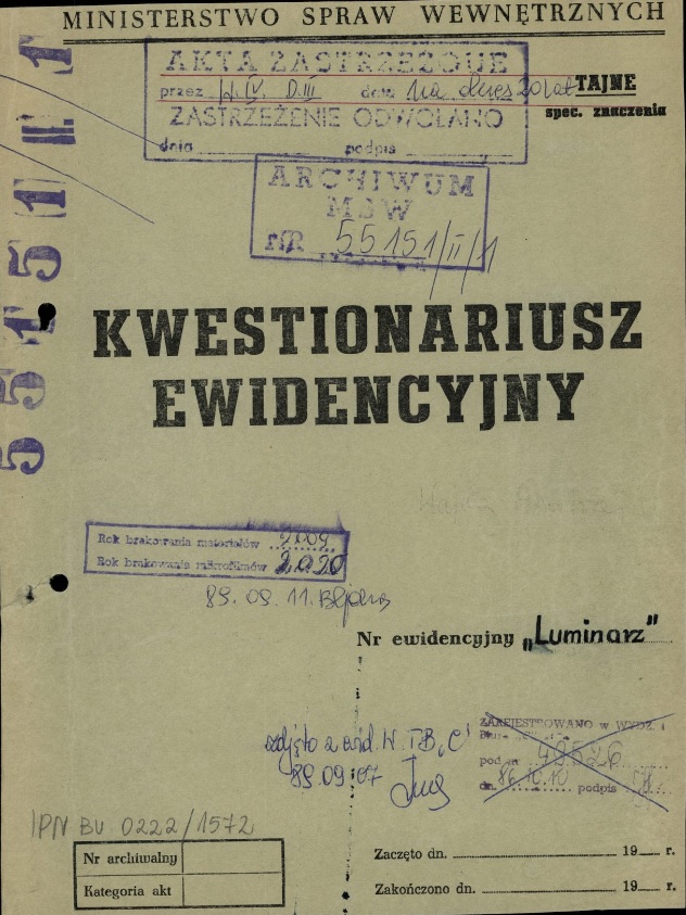 Okładka kwestionariusza ewidencyjnego o kryptonimie „Luminarz”, założonego przez SB w celu kontroli Andrzeja Wajdy (IPN BU 0222/1572, t. 1)