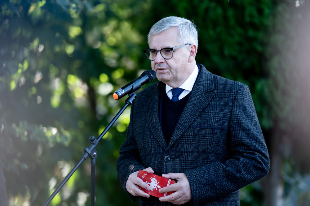 Uroczystość oznaczenia grobu insp. PP Wiktora Ludwikowskiego znakiem pamięci „Tobie Polsko” w Kędzierzynie-Koźlu. Fot.: IPN Krzysztof Łojko