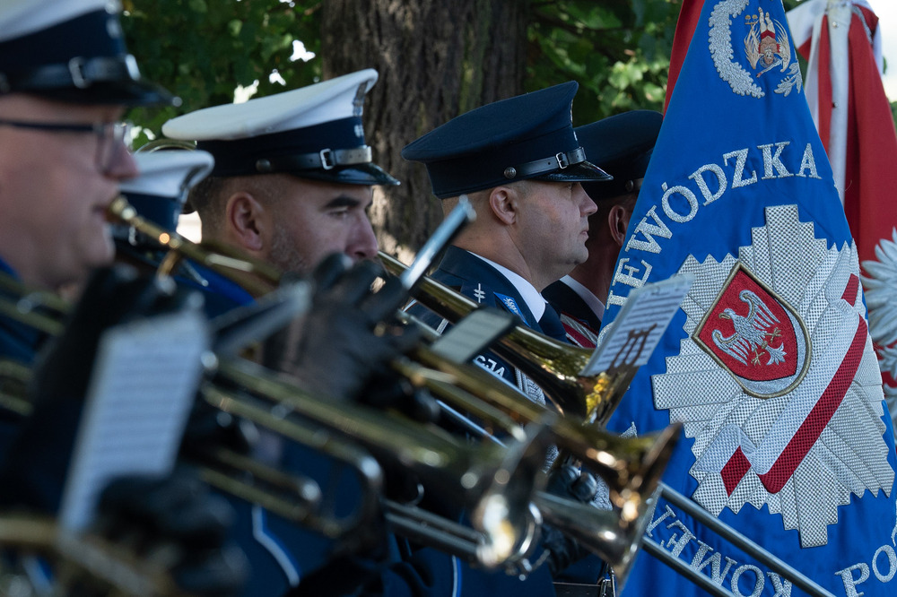 Uroczystość oznaczenia grobu insp. PP Wiktora Ludwikowskiego znakiem pamięci „Tobie Polsko” w Kędzierzynie-Koźlu. Fot.: IPN Krzysztof Łojko