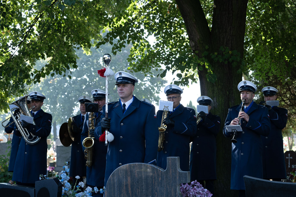 Uroczystość oznaczenia grobu insp. PP Wiktora Ludwikowskiego znakiem pamięci „Tobie Polsko” w Kędzierzynie-Koźlu. Fot.: IPN Krzysztof Łojko